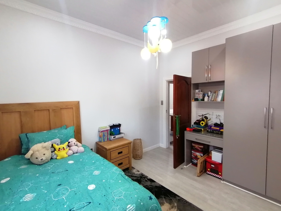 6 Bedroom Property for Sale in Wilkoppies North West